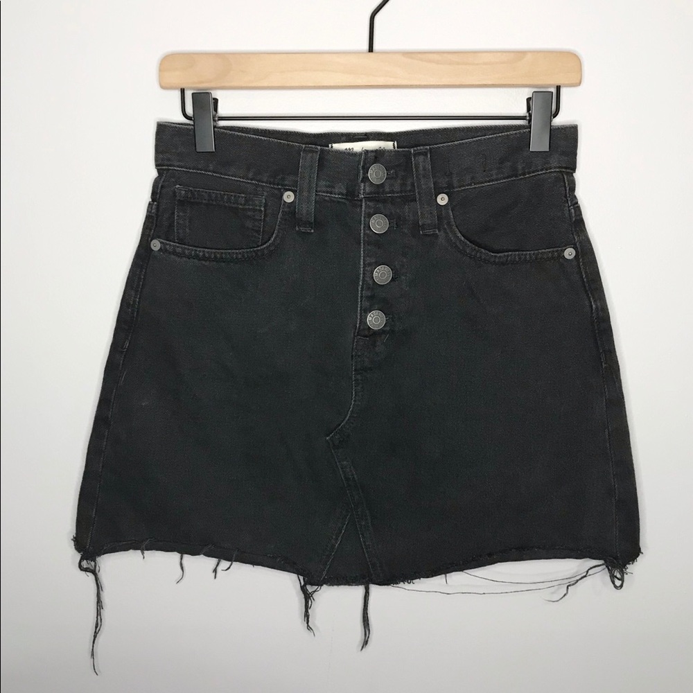 Madewell Button Fly Raw Hem Denim A-Line Skirt in Lunar Wash Black 25